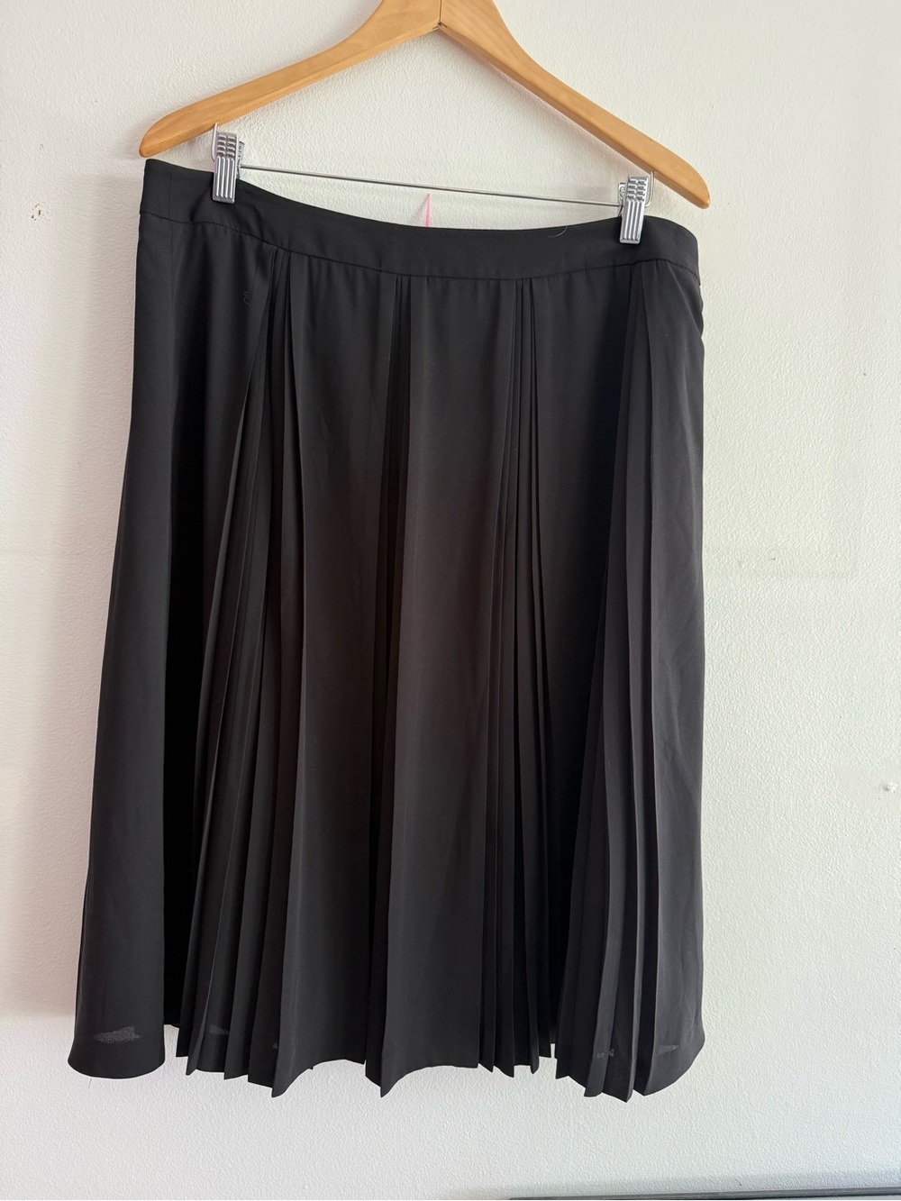 Karl Lagerfeld Paris black pleated skirt, size 16 ( run small)